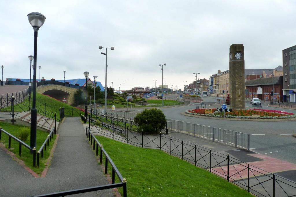 Westminster Hotel Rhyl Buitenkant foto