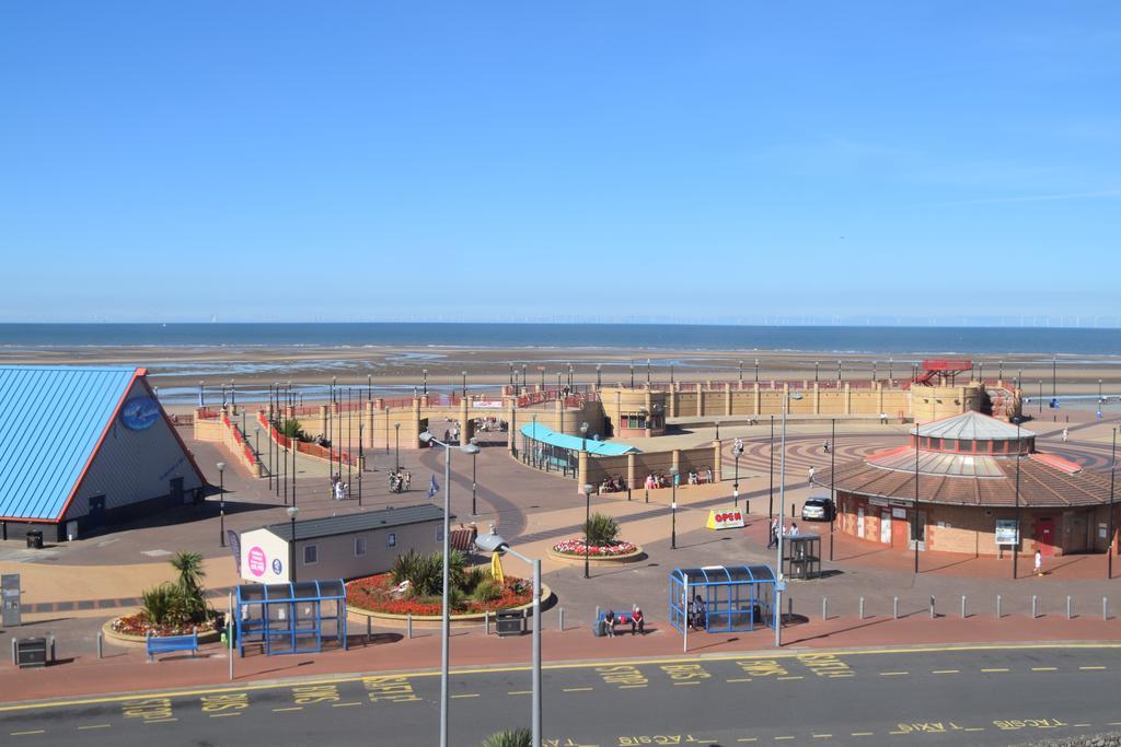 Westminster Hotel Rhyl Buitenkant foto