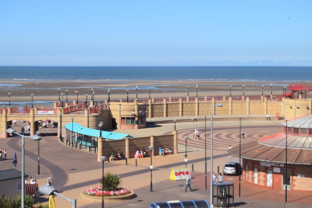 Westminster Hotel Rhyl Buitenkant foto